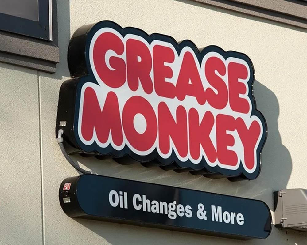 Example Grease Monkey sign. Not the actual Weatherford store.